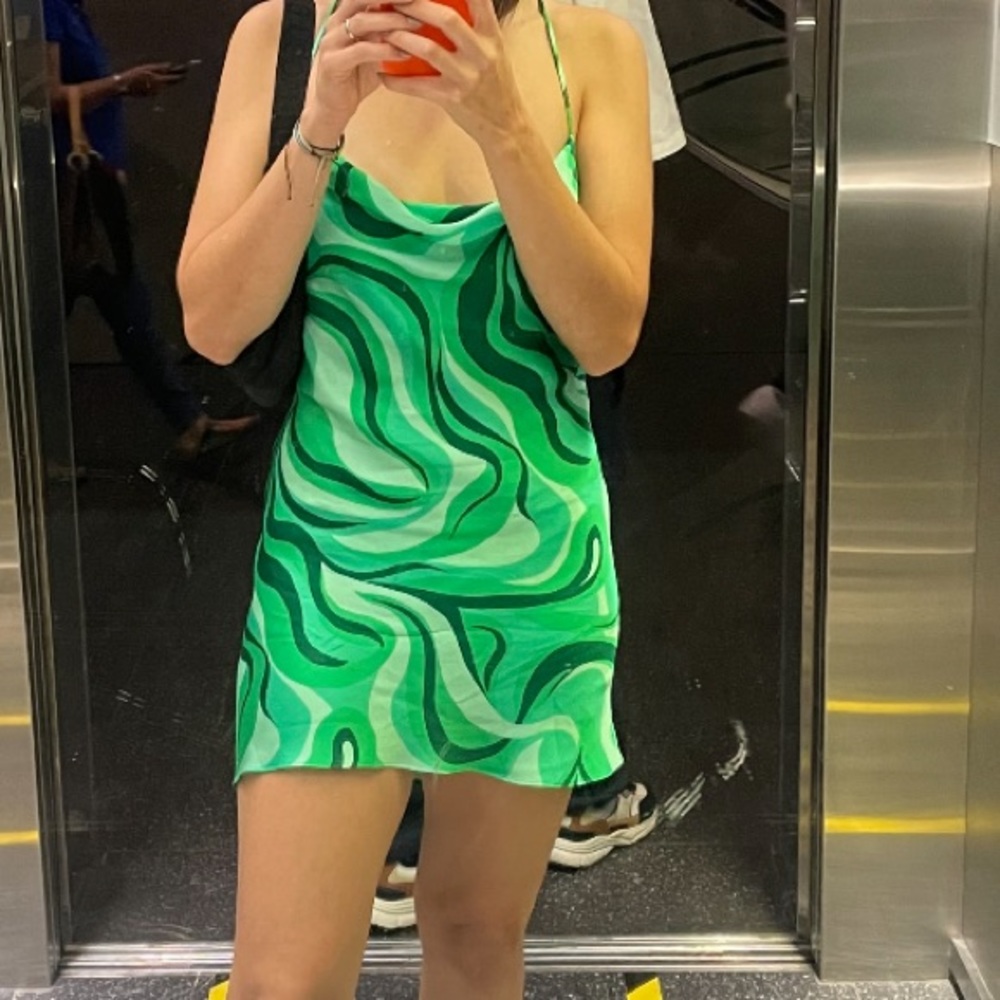 Short Satin groovy dress. Green colors.
